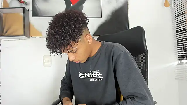 Manuel Mateus1 online show from September 13, 9:25 pm