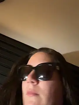 melanie75020 online show from March 3, 10:48 pm