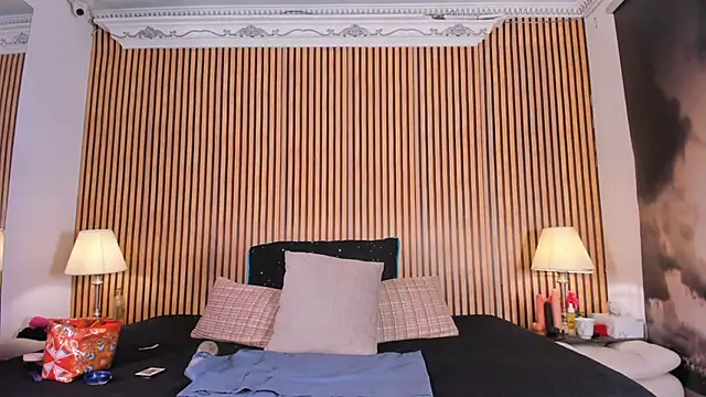 keeyla stone online show from September 11, 8:09 pm