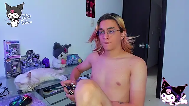 Snapshot of KeitaMoon chatting on October 12, 4:17 pm KeitaMoon online show from October 12, 4:17 pm