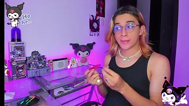 Snapshot of KeitaMoon chatting on October 23, 10:41 pm KeitaMoon online show from October 23, 10:41 pm