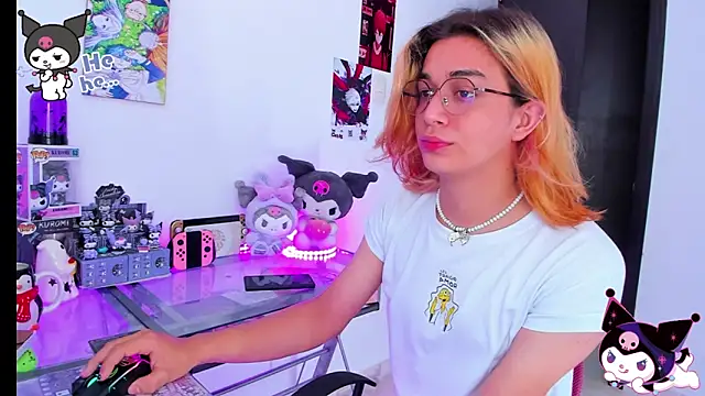 Snapshot of KeitaMoon chatting on October 30, 1:34 pm KeitaMoon online show from October 30, 1:34 pm