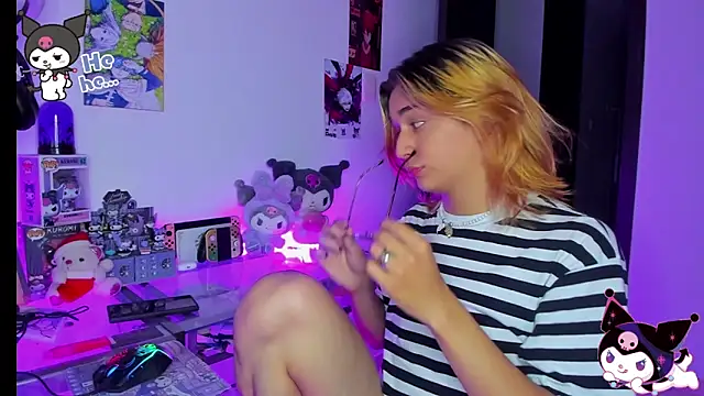 Snapshot of KeitaMoon chatting on November 4, 10:31 pm KeitaMoon online show from November 4, 10:31 pm