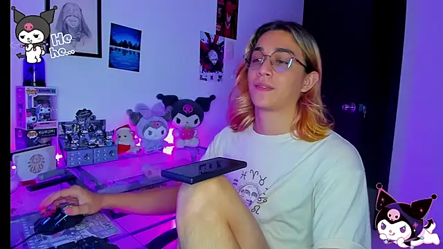 Snapshot of KeitaMoon chatting on November 23, 9:25 pm KeitaMoon online show from November 23, 9:25 pm