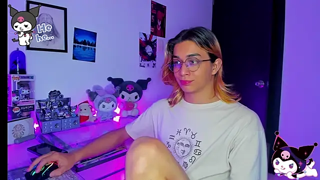 Snapshot of KeitaMoon chatting on November 24, 7:46 pm KeitaMoon online show from November 24, 7:46 pm