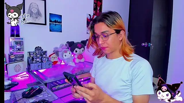 Snapshot of KeitaMoon chatting on December 2, 2:01 pm KeitaMoon online show from December 2, 2:01 pm