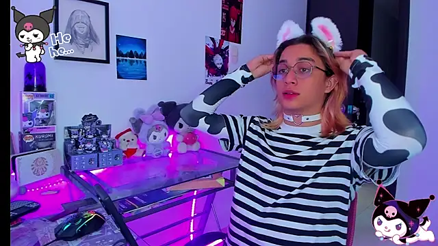 Snapshot of KeitaMoon chatting on December 3, 1:53 pm KeitaMoon online show from December 3, 1:53 pm