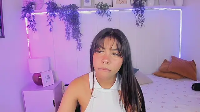 Snapshot of theLayla_DH chatting on September 29, 8:13 pm theLayla DH online show from September 29, 8:13 pm