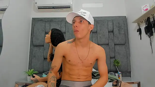 ZafiroAndFlynn online show from March 28, 2:44 am