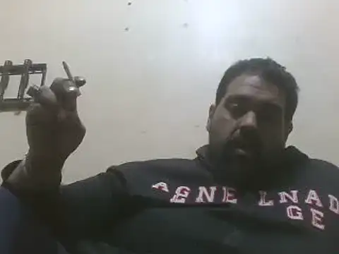 Snapshot of elpoop7305 chatting on February 4, 10:04 pm elpoop7305 online show from February 4, 10:04 pm