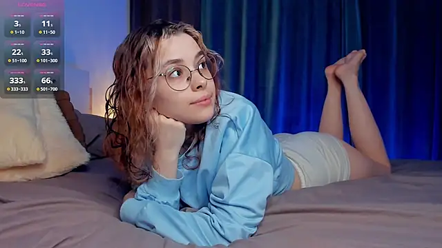 Snapshot of VedaSchulz chatting on November 28, 6:54 pm VedaSchulz online show from November 28, 6:54 pm