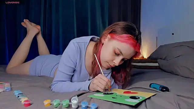 Snapshot of VedaSchulz chatting on December 4, 7:33 pm VedaSchulz online show from December 4, 7:33 pm