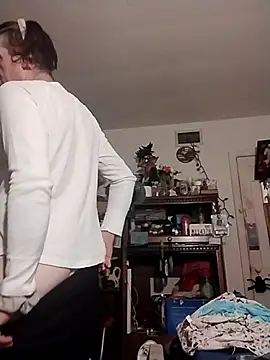 Sissywet online show from April 16, 2:45 am