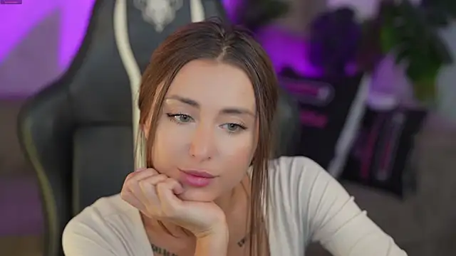 Luna secretgirl online show from September 15, 10:15 am