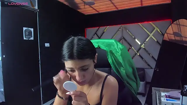 Snapshot of _Luna_Bennett chatting on July 3, 8:15 pm Luna Bennett online show from July 3, 8:15 pm