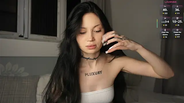 Alice 1n Wonderland  online show from October 17, 3:25 pm