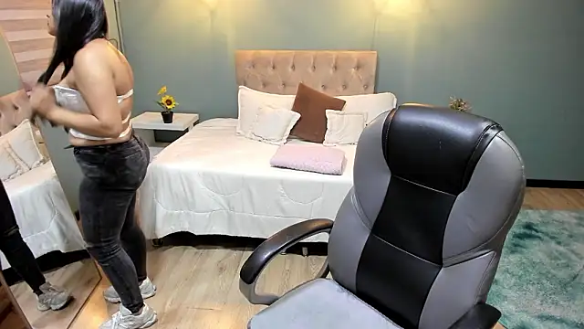 Snapshot of Miss_Cataleya__ chatting on February 7, 11:47 am Miss Cataleya online show from February 7, 11:47 am