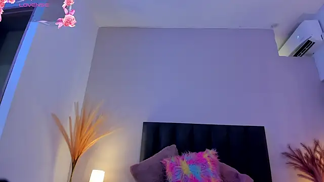 KendraChavez  online show from September 29, 9:41 pm