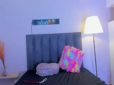 KendraChavez  online show from February 16, 9:11 pm