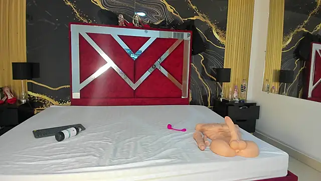 VioletRose as online show from November 4, 9:36 pm