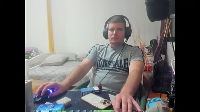 VerbalOverlord online show from April 6, 11:38 pm