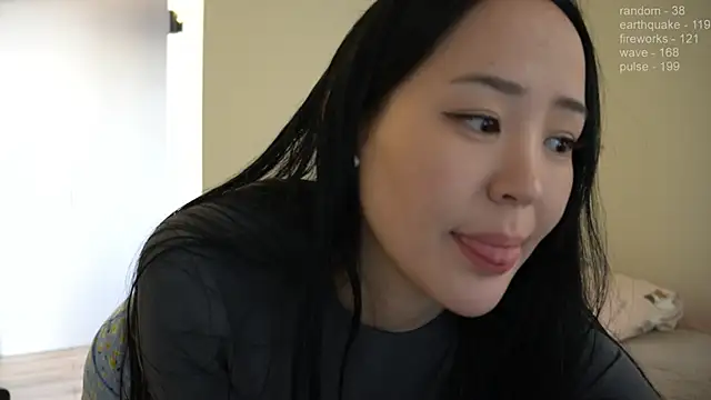 Snapshot of _JiKey_ chatting on December 5, 11:49 am  JiKey  online show from December 5, 11:49 am