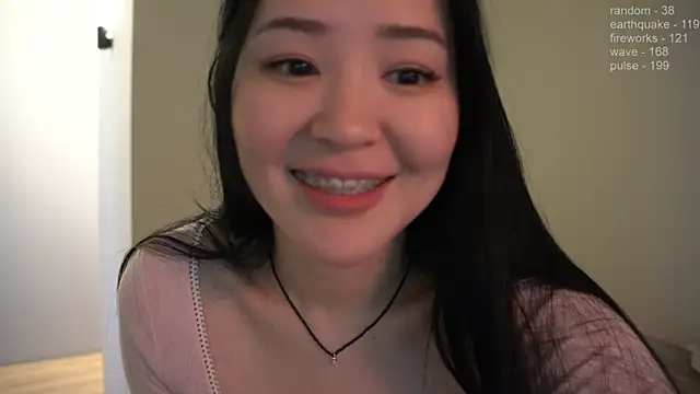 Snapshot of _JiKey_ chatting on December 15, 12:49 pm  JiKey  online show from December 15, 12:49 pm