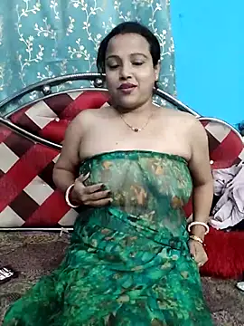 Snapshot of hornypiu697 chatting on April 9, 6:30 am hornypiu697 online show from April 9, 6:30 am