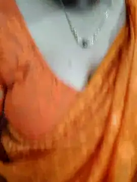 Snapshot of hornypiu697 chatting on April 10, 4:50 am hornypiu697 online show from April 10, 4:50 am