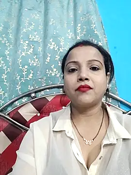 Snapshot of hornypiu697 chatting on April 13, 3:45 am hornypiu697 online show from April 13, 3:45 am