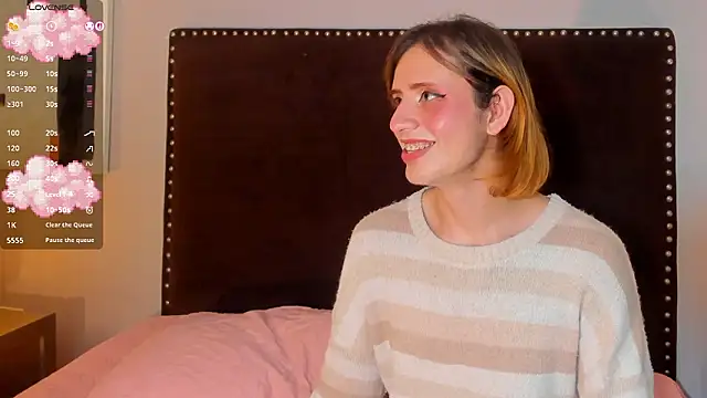 Snapshot of seraphine_star chatting on February 14, 11:34 pm seraphine star online show from February 14, 11:34 pm