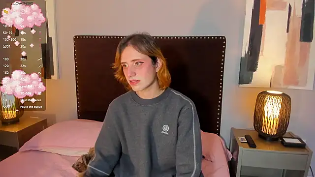 Snapshot of seraphine_star chatting on February 15, 9:44 pm seraphine star online show from February 15, 9:44 pm