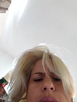 toomuchofafreak online show from September 9, 4:28 pm