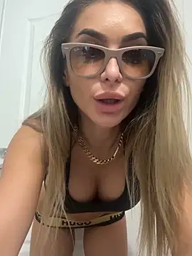 KaseyQuinn  online show from September 9, 8:41 pm