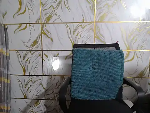 Lyzizi lovely09 online show from April 1, 1:17 am