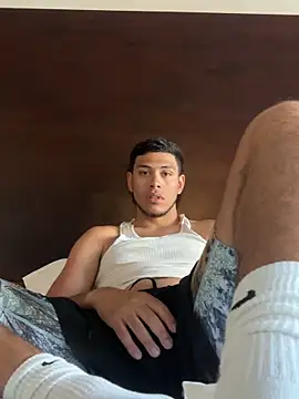 Snapshot of StrokingDaddy4 chatting on March 20, 4:23 pm StrokingDaddy4 online show from March 20, 4:23 pm