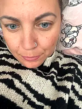 Snapshot of DeboraGaia chatting on September 30, 12:54 pm DeboraGaia online show from September 30, 12:54 pm