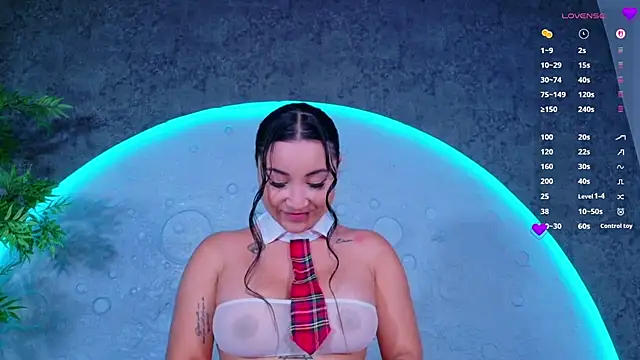 Snapshot of ReinaChloe chatting on June 24, 4:17 pm ReinaChloe online show from June 24, 4:17 pm