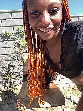 Snapshot of LonelyQueenxx25 chatting on June 15, 9:44 am LonelyQueenxx25 online show from June 15, 9:44 am