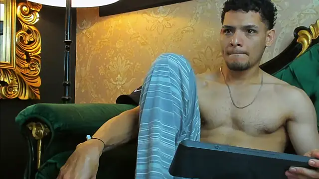 Snapshot of AlessandroKiing chatting on July 18, 2:16 am AlessandroKiing online show from July 18, 2:16 am