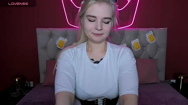 RuthBryant online show from September 22, 1:40 am