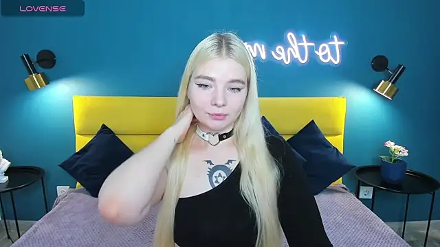 RuthBryant online show from October 8, 1:03 am