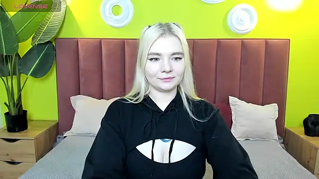 RuthBryant online show from October 20, 1:06 am