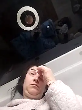 Snapshot of Funny_Karina chatting on February 23, 5:27 am Funny Karina online show from February 23, 5:27 am