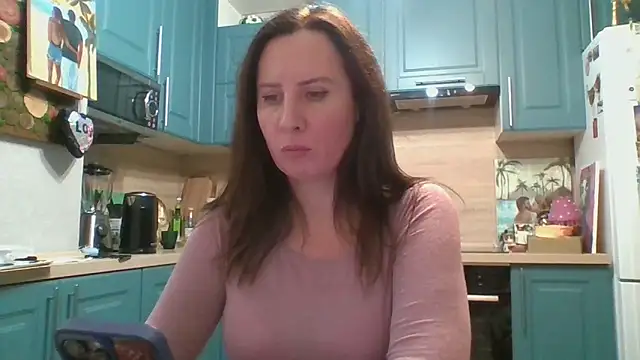 ALICAINWONDERLAND online show from December 3, 5:22 pm