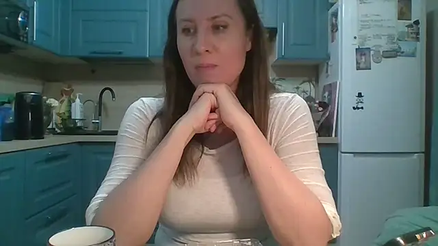 ALICAINWONDERLAND online show from April 14, 6:03 pm