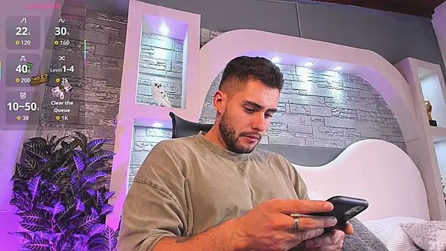 dominic de luca online show from December 2, 3:34 am