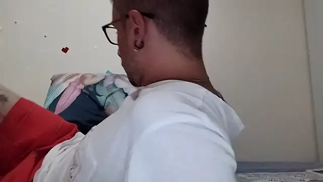 Snapshot of ilovechub112 chatting on September 21, 7:37 pm ilovechub112 online show from September 21, 7:37 pm