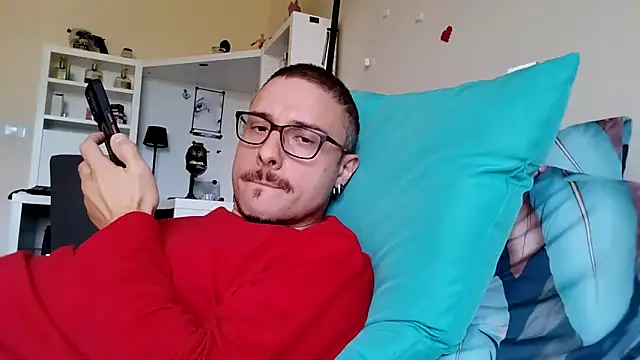 Snapshot of ilovechub112 chatting on October 18, 1:45 pm ilovechub112 online show from October 18, 1:45 pm