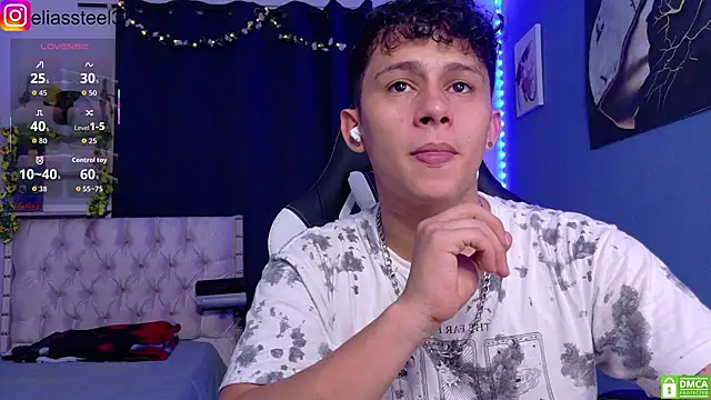 Snapshot of elias_steel1 chatting on August 6, 9:49 pm elias steel1 online show from August 6, 9:49 pm